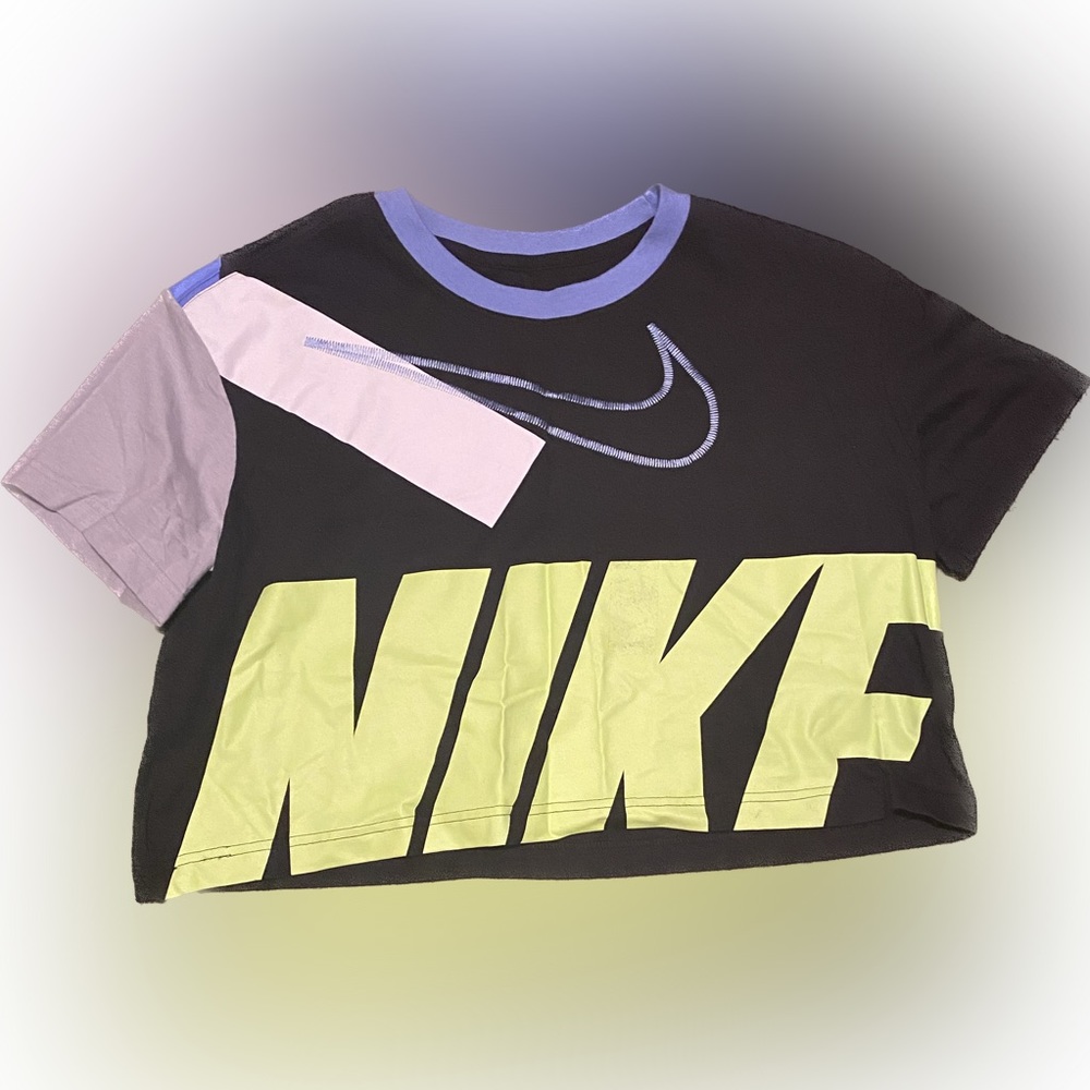 Nike Women’s Sports Cropped Black Colorblock Swoosh Short Sleeve T-Shirt L